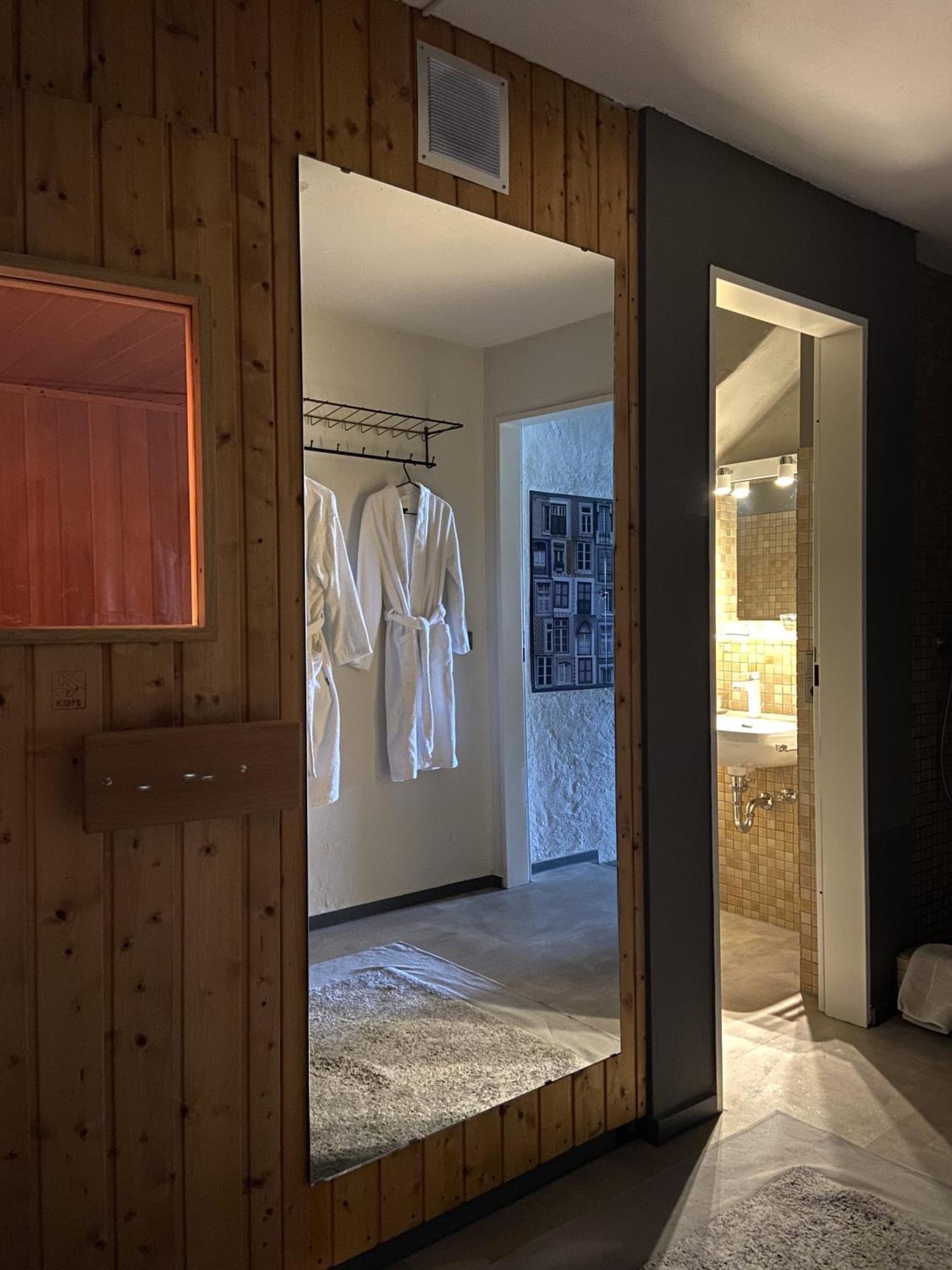 Exklusiver Souterrain - Zentral, Ruhig Mit Grosser Terrasse, Bergblick Und Privaten Sauna Zzgl ايمنستادت ام الغو المظهر الخارجي الصورة